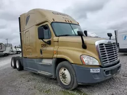 Salvage trucks for sale at Lebanon, TN auction: 2015 Freightliner Cascadia 125