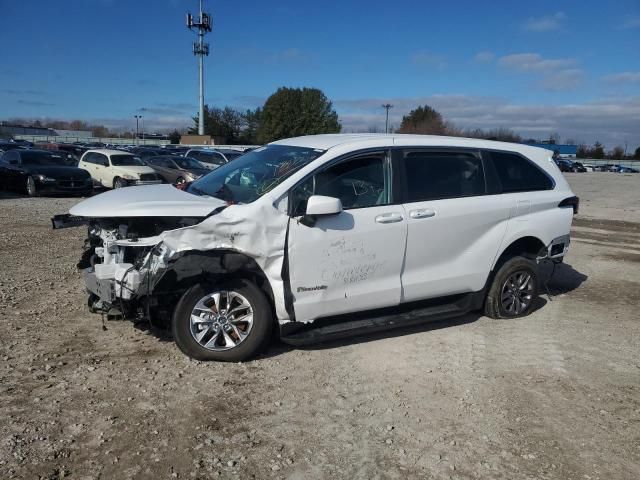 2024 Toyota Sienna LE