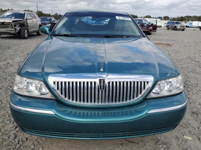 2010 Lincoln Town Car Signature Limited