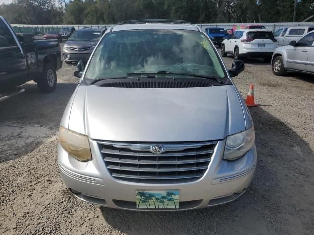 2005 Chrysler Town & Country Touring