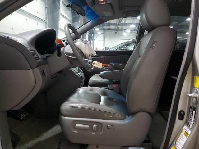 2010 Toyota Sienna XLE