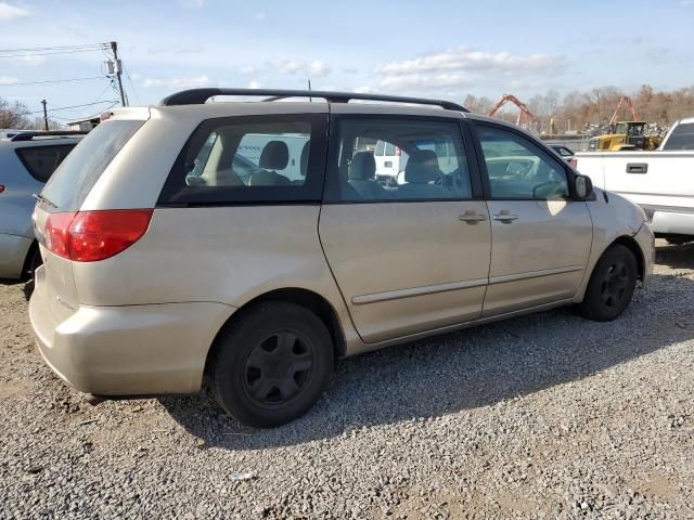 2010 Toyota Sienna CE