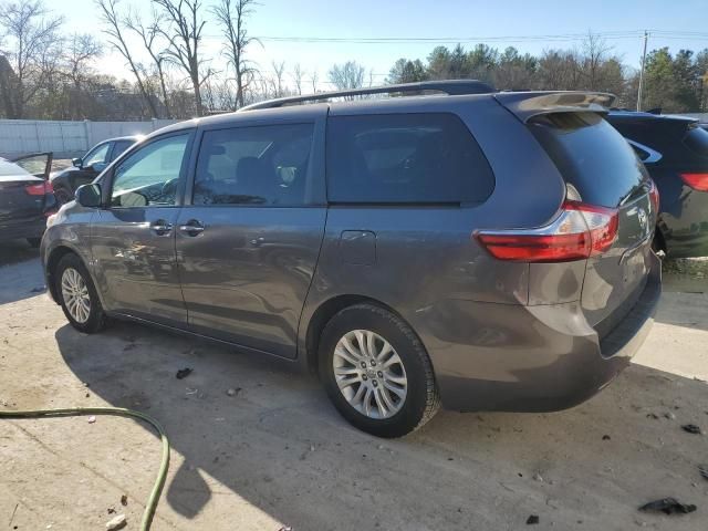 2017 Toyota Sienna XLE