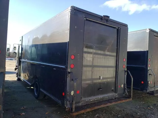 2009 Freightliner Chassis M Line WALK-IN Van