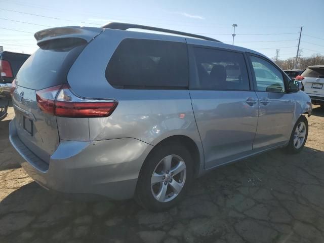 2016 Toyota Sienna LE