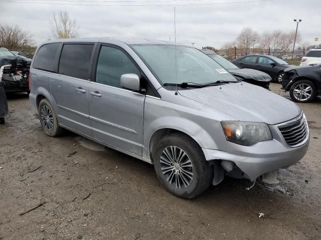 2014 Chrysler Town & Country S