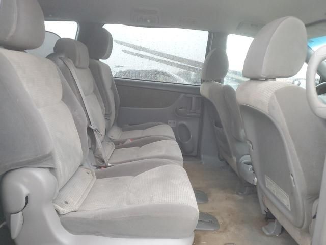 2009 Toyota Sienna CE