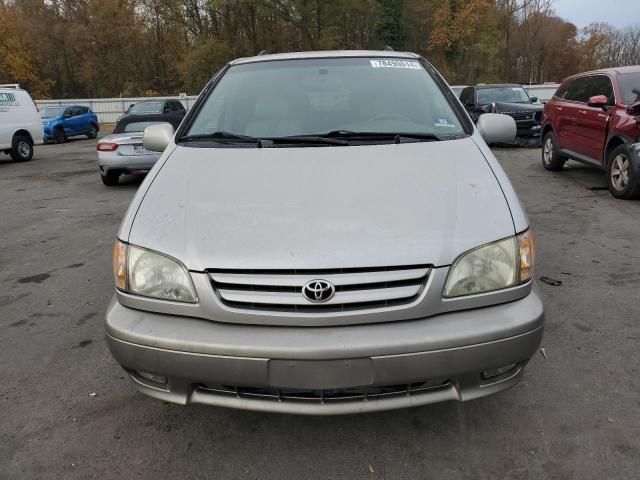 2002 Toyota Sienna LE