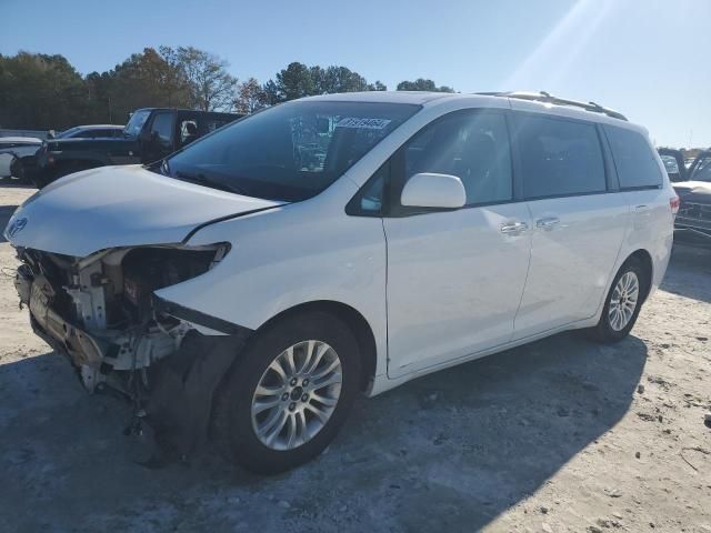 2014 Toyota Sienna XLE