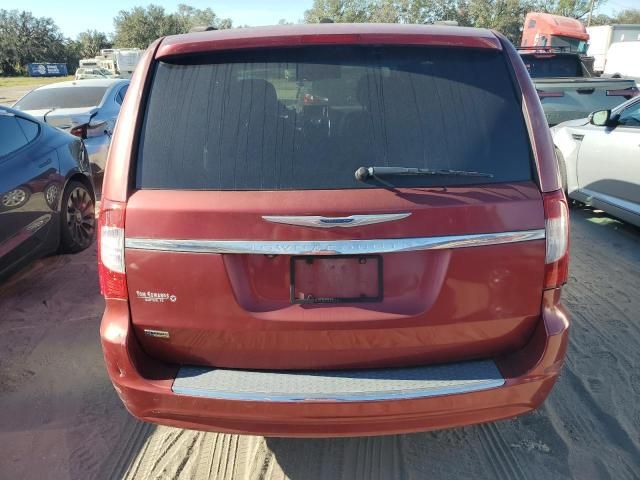 2013 Chrysler Town & Country Touring