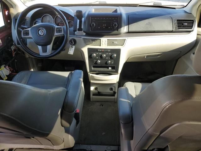 2011 Volkswagen Routan SE