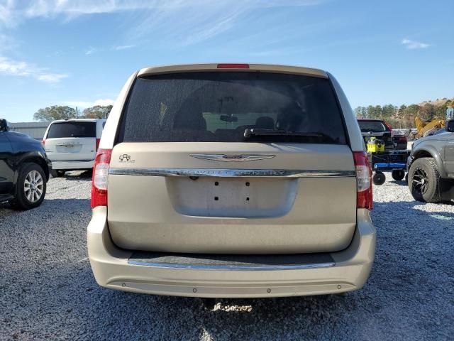 2014 Chrysler Town & Country Touring L