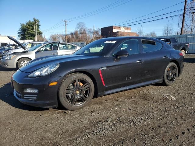 2013 Porsche Panamera 2