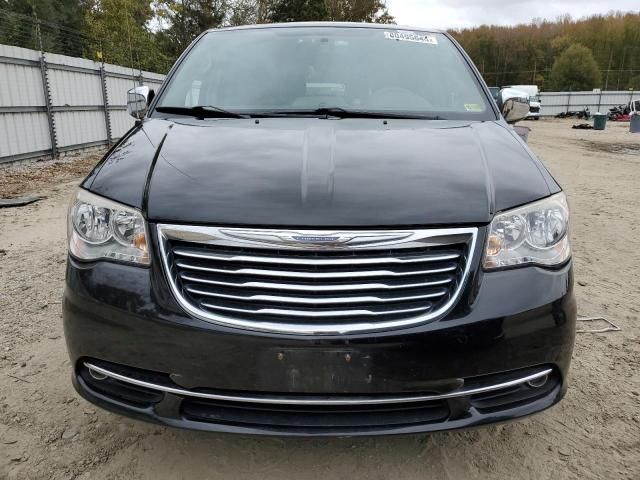 2013 Chrysler Town & Country Touring L