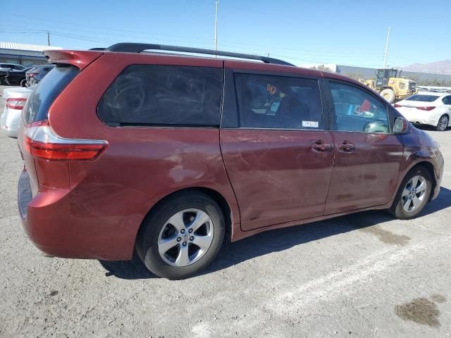 2016 Toyota Sienna LE