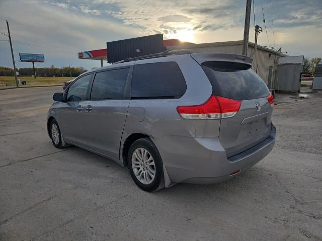 2013 Toyota Sienna XLE