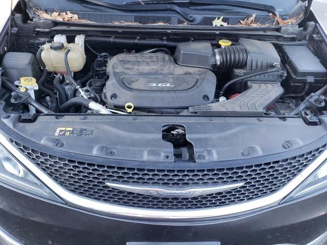 2017 Chrysler Pacifica Touring L Plus