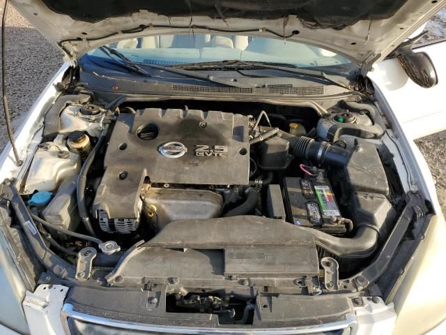 2004 Nissan Altima Base