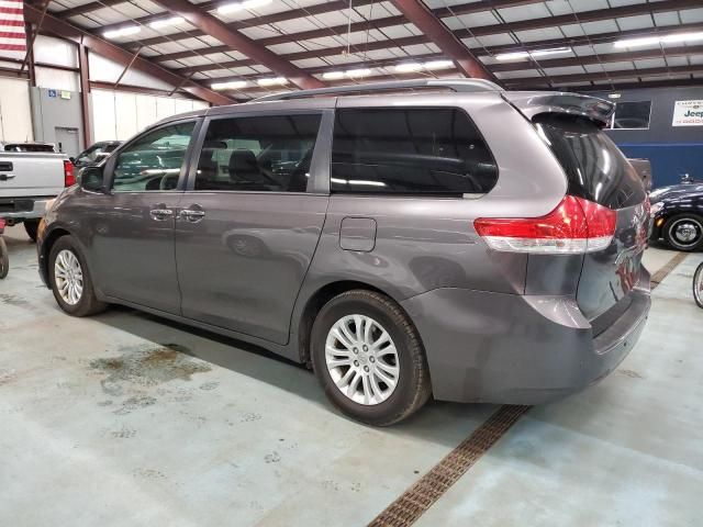 2013 Toyota Sienna XLE