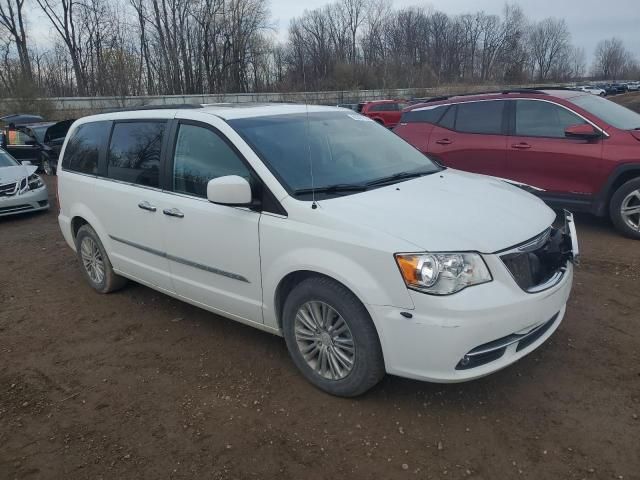 2016 Chrysler Town & Country Touring L