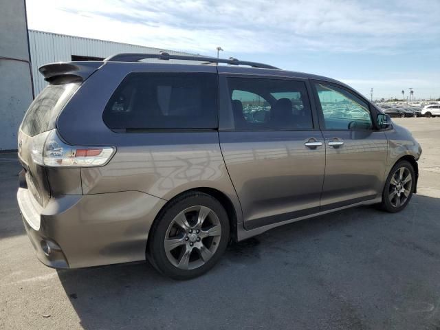 2016 Toyota Sienna SE