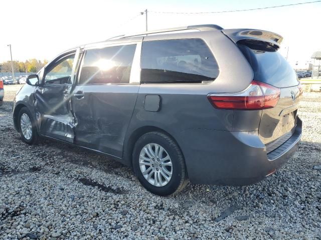 2016 Toyota Sienna XLE