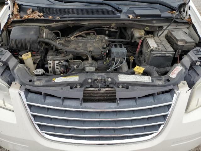 2010 Chrysler Town & Country LX