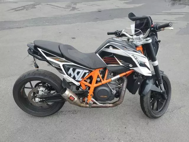 2015 KTM 690 Duke