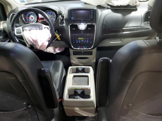 2014 Chrysler Town & Country Touring L