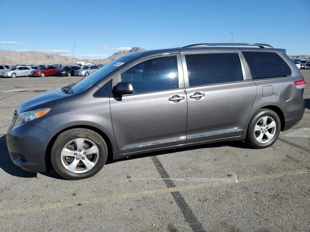 2013 Toyota Sienna LE