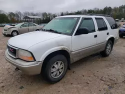 Carros salvage sin ofertas aún a la venta en subasta: 2001 GMC Jimmy