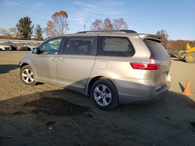 2017 Toyota Sienna LE