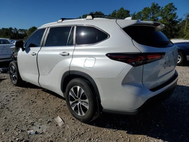 2024 Toyota Highlander LE