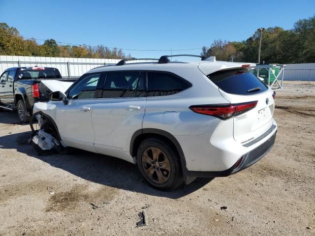 2022 Toyota Highlander Hybrid XLE