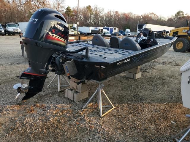 2022 Xpress Boat