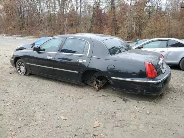 2000 Lincoln Town Car Signature