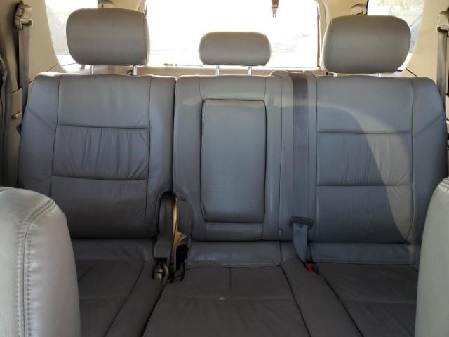 2004 Toyota Sequoia SR5