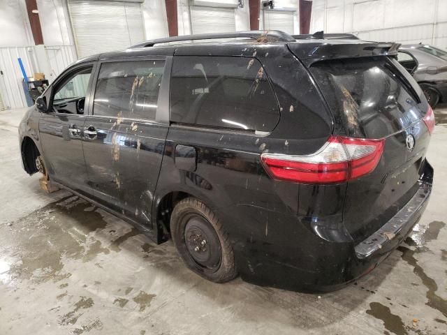 2020 Toyota Sienna XLE