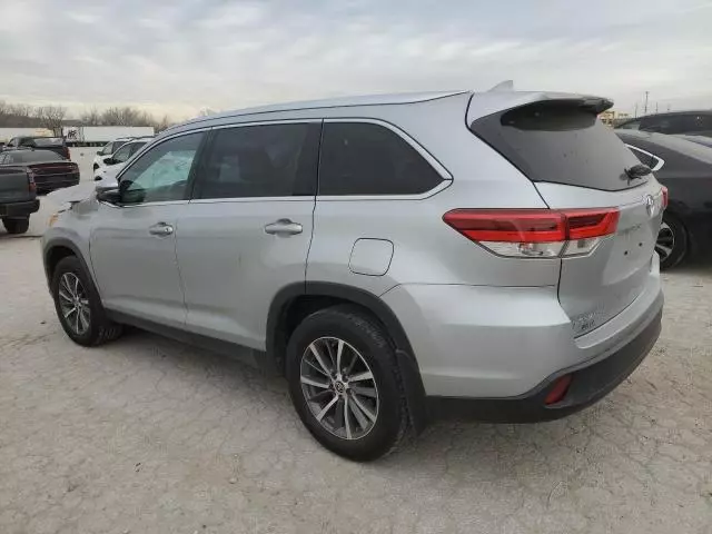 2019 Toyota Highlander SE