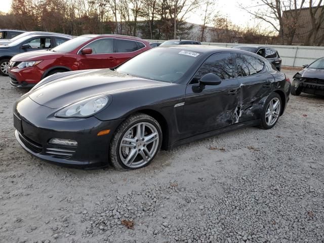 2011 Porsche Panamera 2