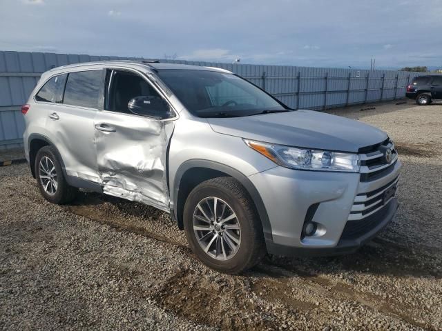 2019 Toyota Highlander SE