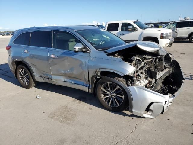 2017 Toyota Highlander SE