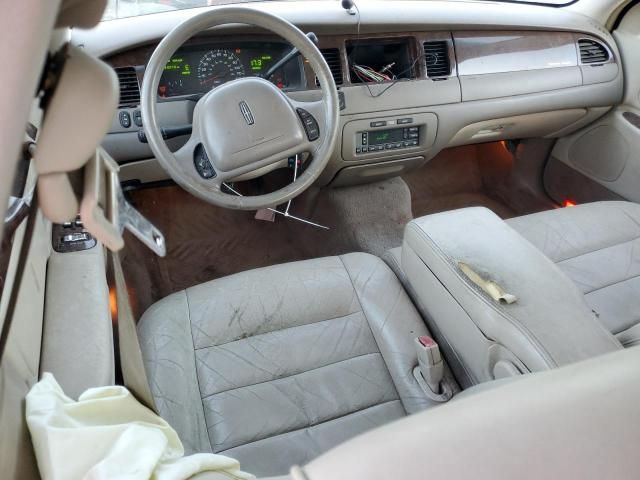 2001 Lincoln Town Car Executive