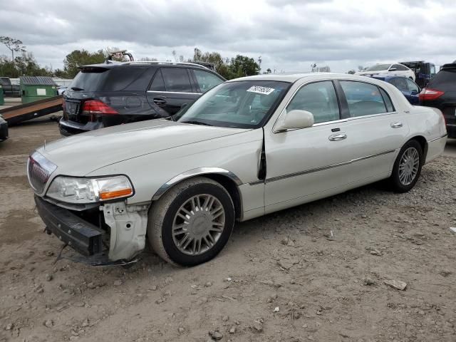 2006 Lincoln Town Car Signature Limited