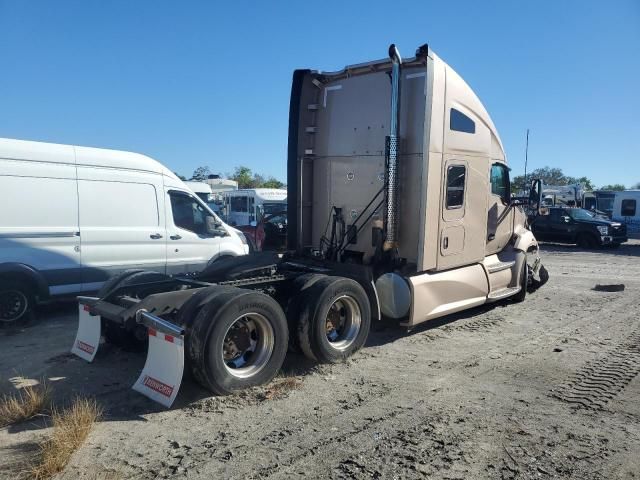 2022 Kenworth Construction T680