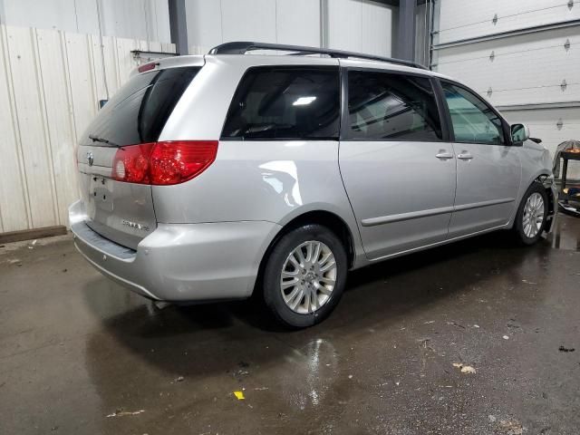 2010 Toyota Sienna XLE