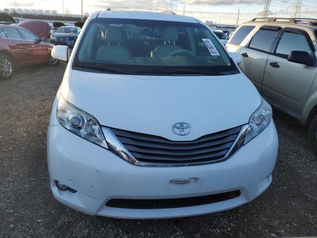 2014 Toyota Sienna XLE