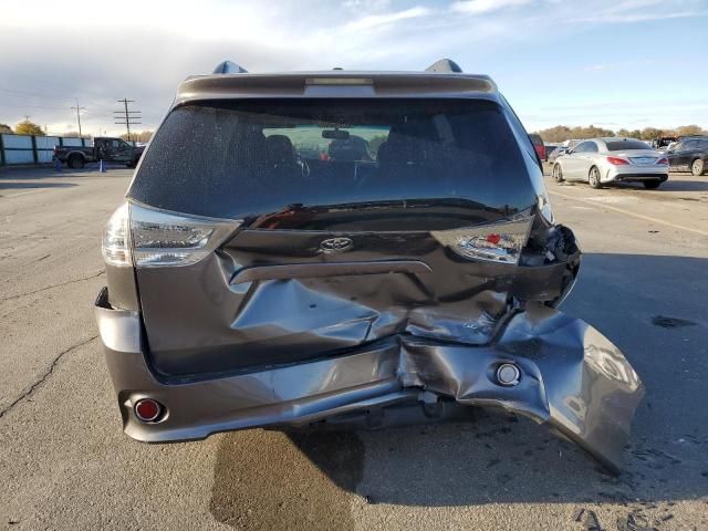 2017 Toyota Sienna SE