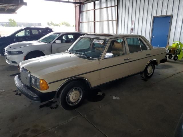 1977 Mercedes-Benz 300-Class