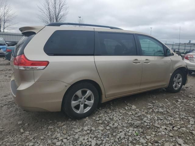 2013 Toyota Sienna LE